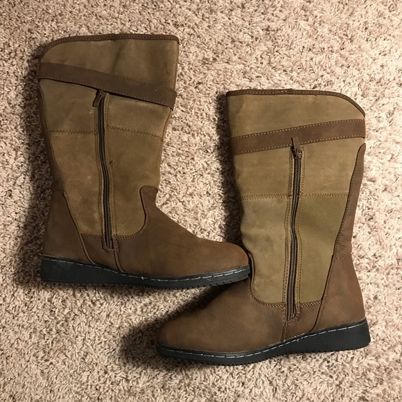 Trendy Women’s size 8 brown/dark brown waterproof boots. Winter, casual. - Picture 2 of 7